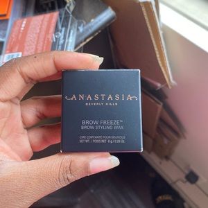 Anastasia Beverly Hills Brow Freeze